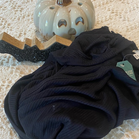 Flared sleeve ribbed dress. Black. Earthbound trading/NWT. Medium. - Picture 11 of 11